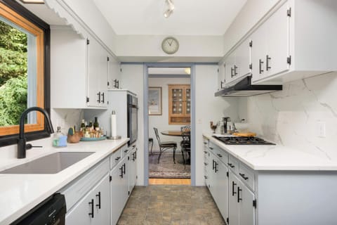 Coffee or tea, we've got your wake up routine covered