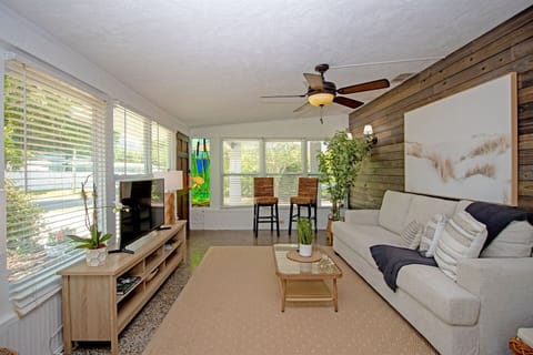 2 separate living areas to enjoy