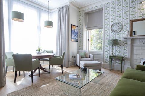 But 'n' Ben Living Area