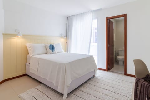 Photo of the whole room,Bedroom