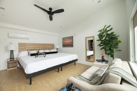 Unit with King size bed