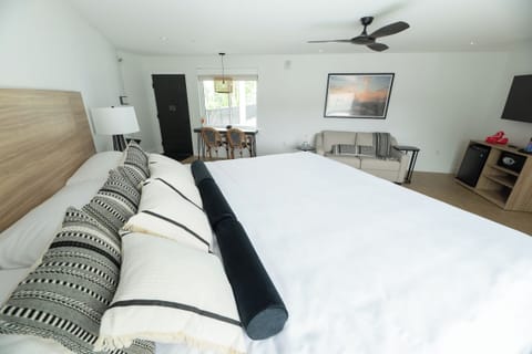 Unit with King size bed