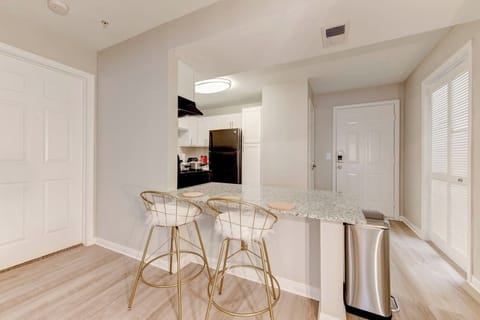 Welcoming dining space w/ table seating and an open layout