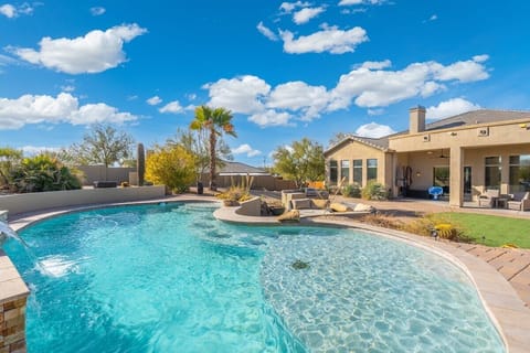 Sunlit pool!