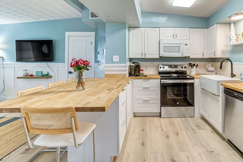 Kitchen | Dishwasher | Keurig | Toaster
