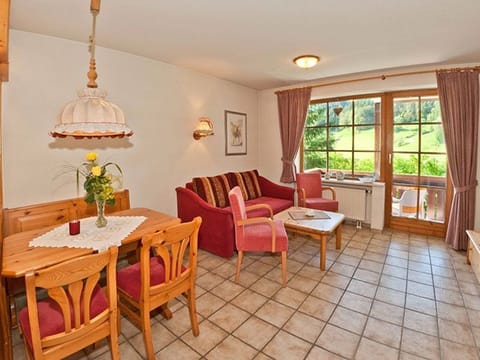 Charming vacation apartment with balcony and far-reaching views SH 7/8 - Ferienapartments Apartment in Immenstadt