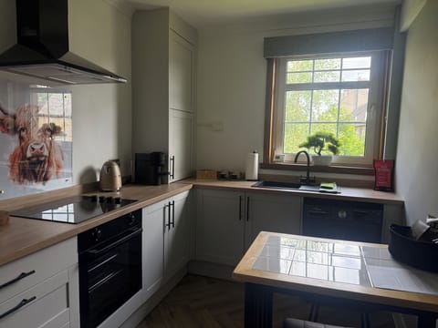 Well equipped kitchen, with all the things you'll need to cook and serve meals.