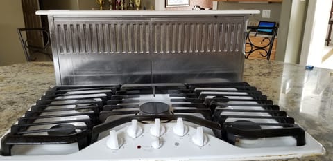 KitchenAid gas stove with popup vent