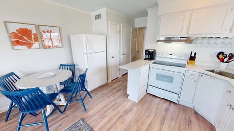 Kitchen + Dining Area