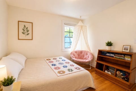 Queen Floor Bed with Closet & Kids’ Art Table