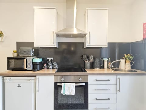 Churchill Studio - 1 Bedroom Studio - Uplands (8114)