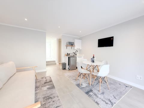 Peaceful & Private in Brackenridge Eco Estate (29877)