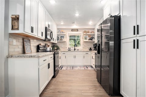 New cabinetry & modern appliances