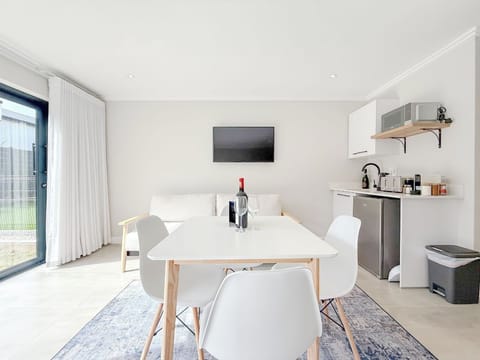 Bright & Private Stay in Brackenridge Eco Estate (29734)