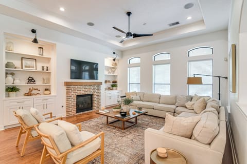 Manvel Vacation Rental | 5BR | 2.5BA | 3,000 Sq Ft | 1 Step to Access