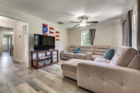 Douglasville Vacation Rental | 3BR | 3BA | 1,260 Sq Ft | 4 Steps to Enter