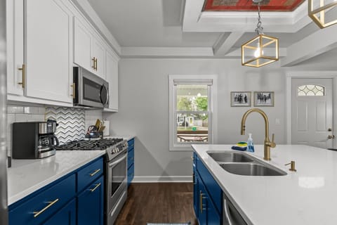 Ample lighting in the kitchen for when you want to prepare a meal!
