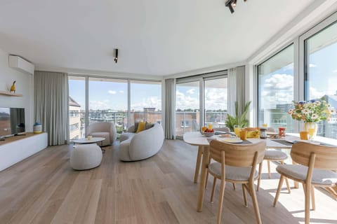 Dining area with panoramic windows
