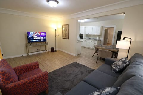 Living Room / Smart Tv