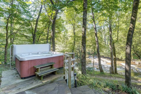 Hiawassee Vacation Rental | 4BR | 4BA | 3,000 Sq Ft | Stairs to Enter
