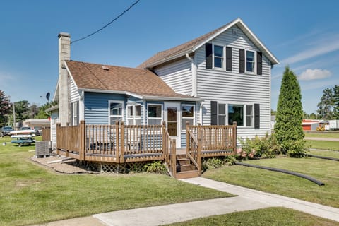 Merrillan Vacation Rental | 3BR | 2BA | 1,600 Sq Ft | 5 Steps to Access