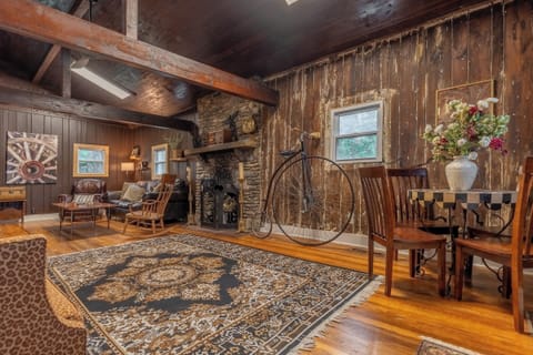 Welcome to the Montague Lodge!
