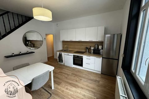 Cuisine full équipée, four, micro onde, café Nespresso, grille pain, bouilloire....