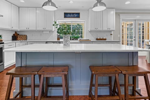 Kitchen island with bar stool seating