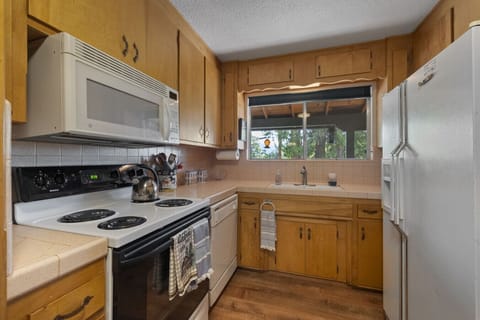 All the appliances nearby for easy family meals