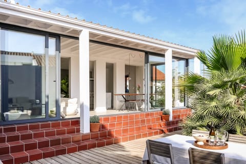 Josy lodge exterior glass front modern