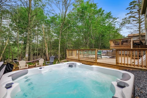 Relaxing view from the hot tub surrounded by forest