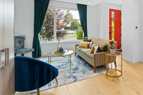 Full Living Room #1