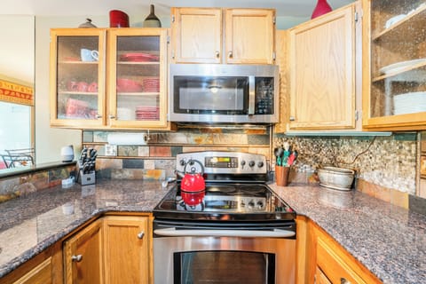 Electric Stove | Main Level