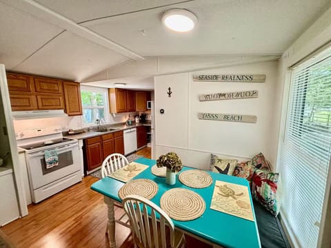 Dining nook 
