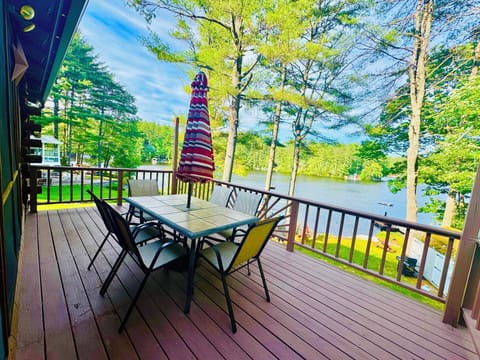 Spacious deck with seating for 10 overlooking the water!