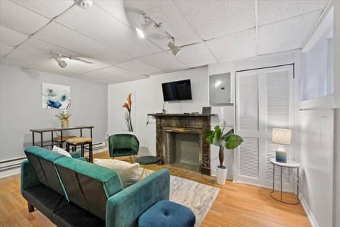 Modern look, great energy and feel.  Mounted Smart TV, decorative fireplace and soft lighting.