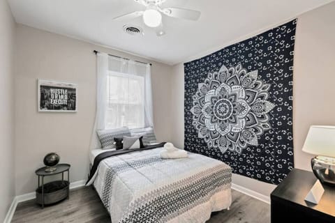 Relax in Style
Each bedroom features tasteful decor, soft lighting, and hotel-quality linens for a restful night’s sleep.