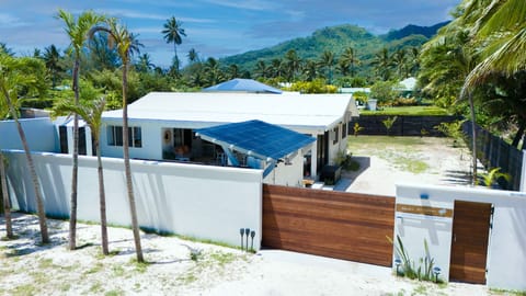 Secured perimeter fence