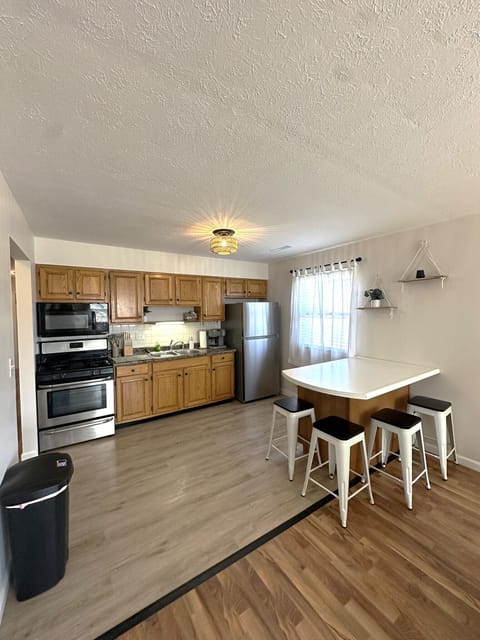 Fully stocked kitchen with K-cup and regular coffee machine
