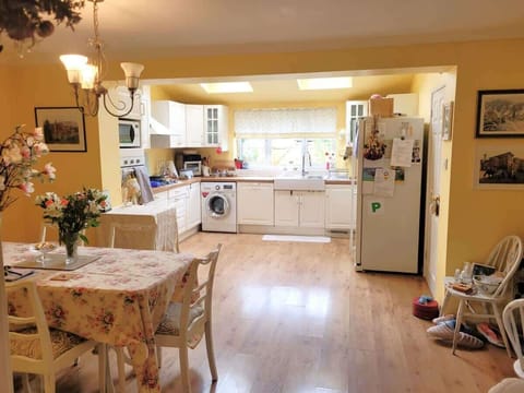 Bright, open plan kitchen/Diner. 