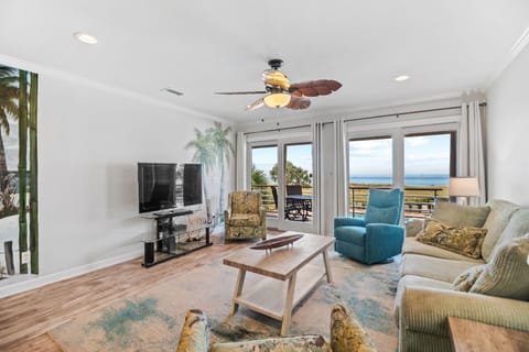 Needle Rush Point C26 - Living Area