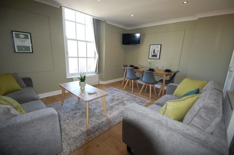 Lestrade Dining and Lounge Room