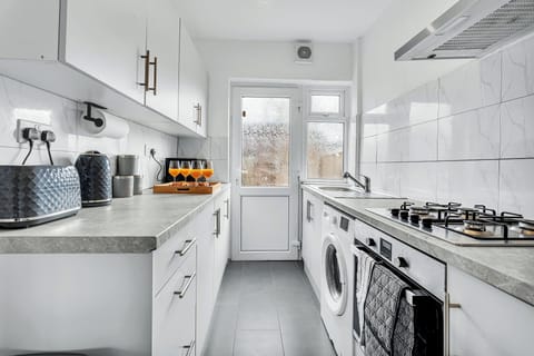 Fully equipped kitchen for daily cooking