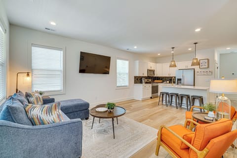 Knoxville Vacation Rental | 3BR | 2.5BA | 1,252 Sq Ft | Stairs Required