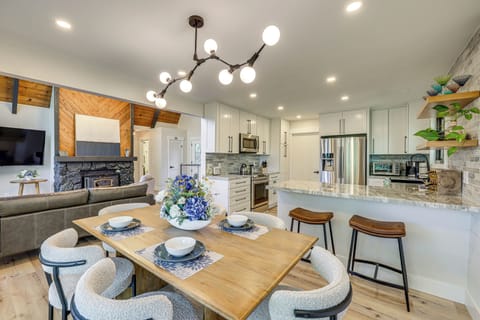 Dining Area | 2-Story Cabin | Open Floor Plan | Central A/C & Heating