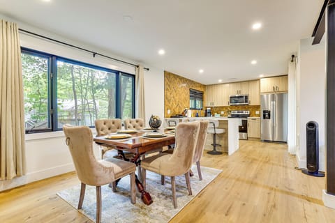 Dining Area | 1st Floor