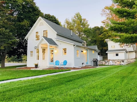 The Village Cottage. An historic original Norwood homestead, circa 1885