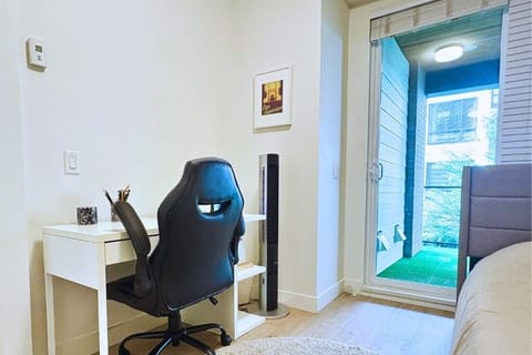 Workstation #2 in Bedroom #2