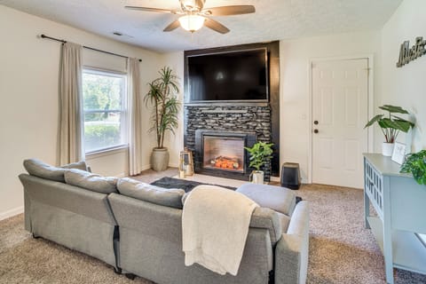 Whites Creek Vacation Rental | 2BR | 1BA | 775 Sq Ft | Steps to Enter