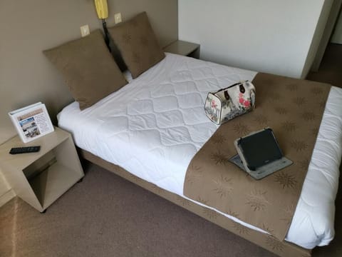 1 Double bed